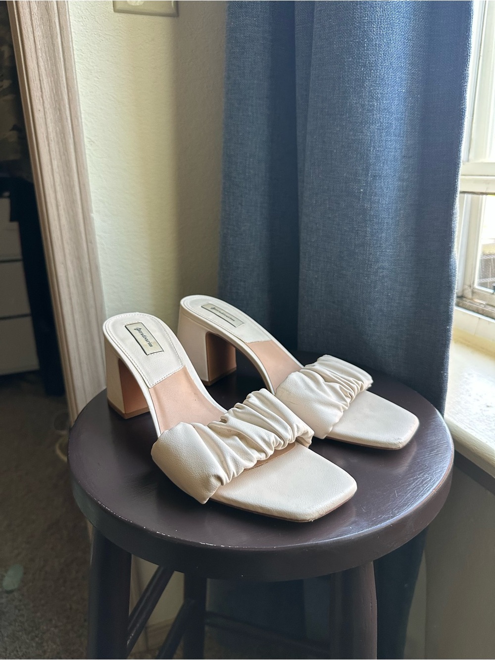 stradivarius Cream Ruched Block Heel Slide Sandals